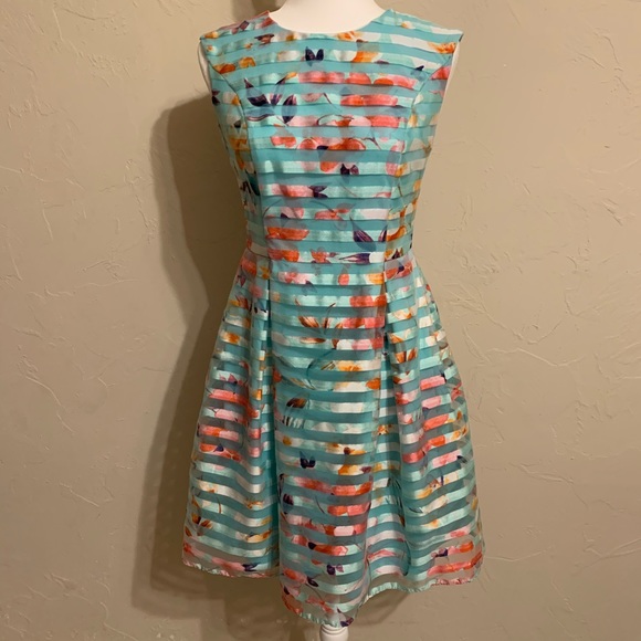 Sandra Darren Dresses & Skirts - Sandra Darren Mint Green Floral Dress Size 4